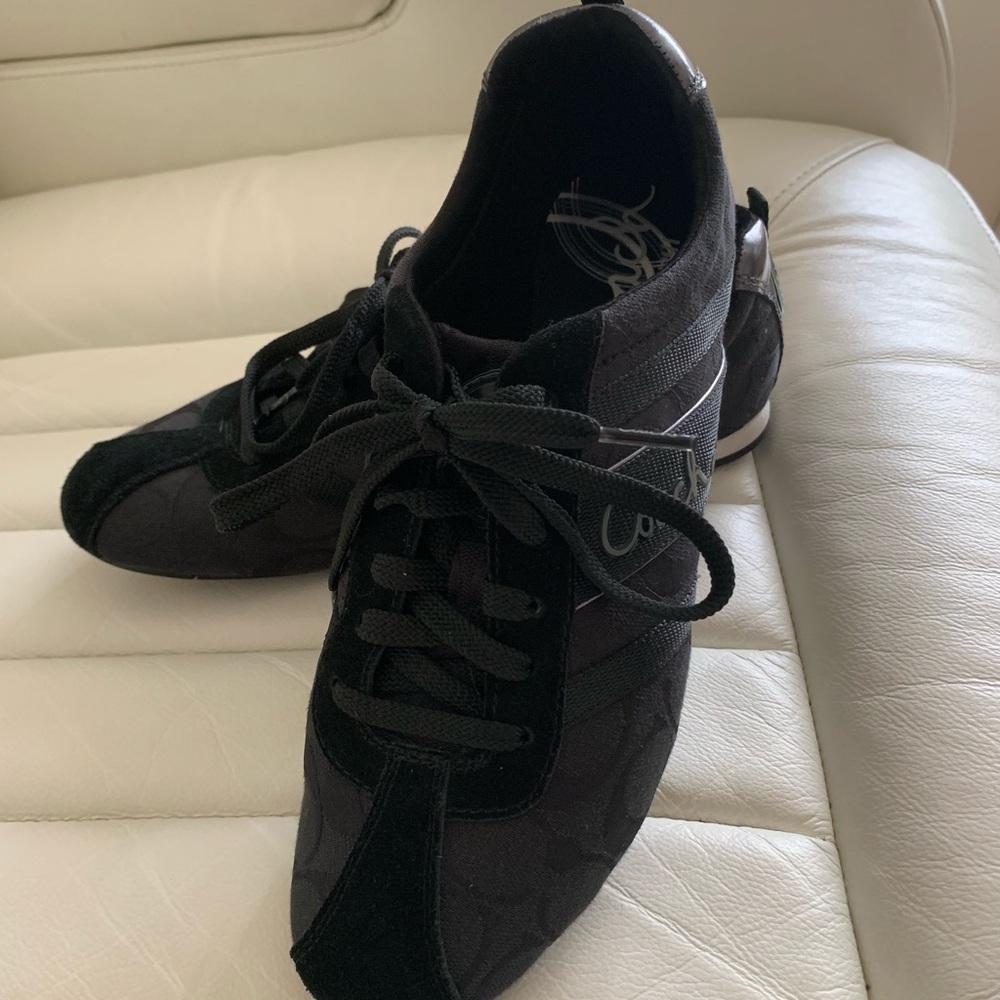 Black coach tennis shoes